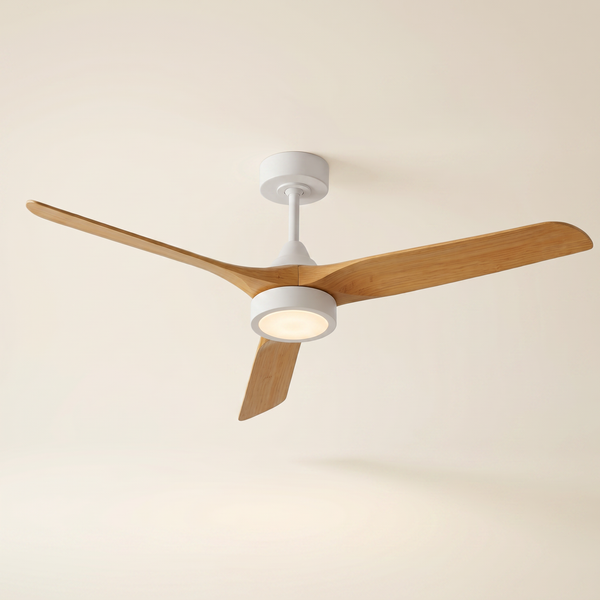 Ventilateur de plafond Alba 3 pales bois clair scandinave, boîtier blanc, LED CCT