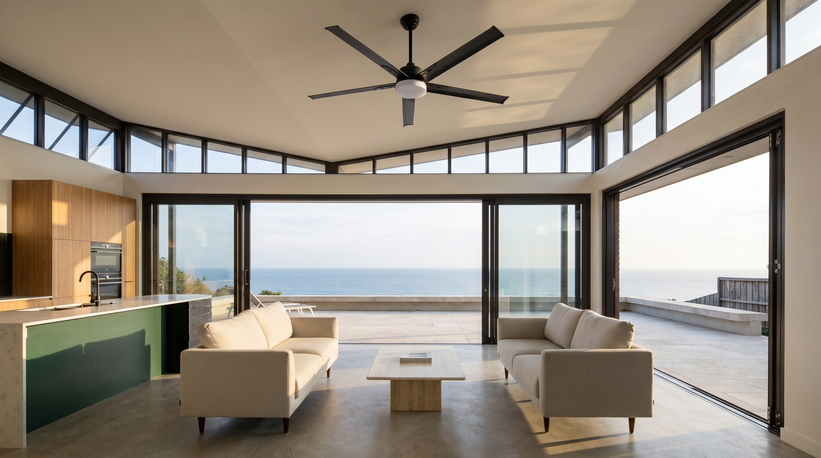 Ventilateur de plafond Brizea en situation dans un salon design
