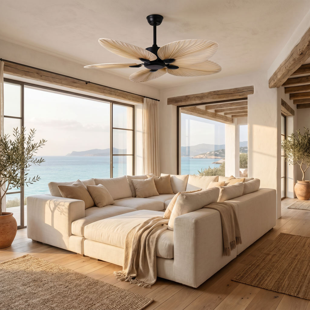 Ventilateur Palma noir dans un salon villa vue mer