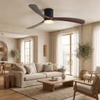 Ventilateur de plafond Sylva noyer dans un salon mediterraneen chaleureux